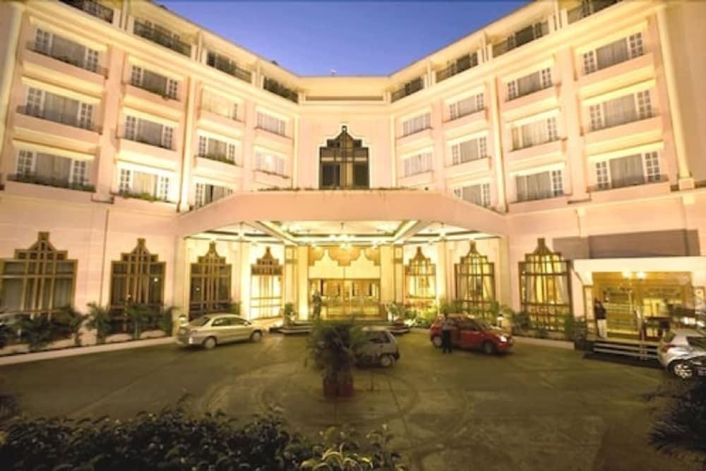 The Chancery Hotel Bangalore Exterior foto