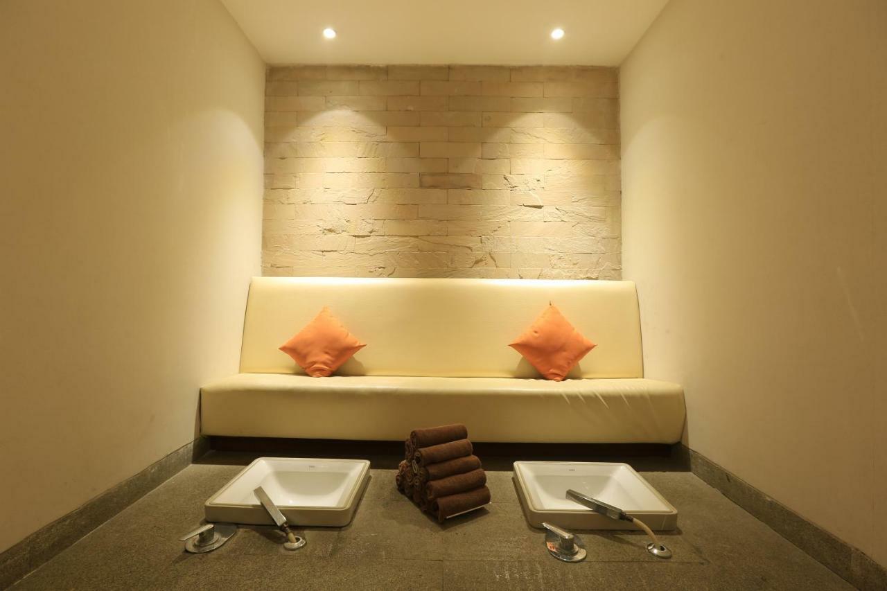 The Chancery Hotel Bangalore Exterior foto